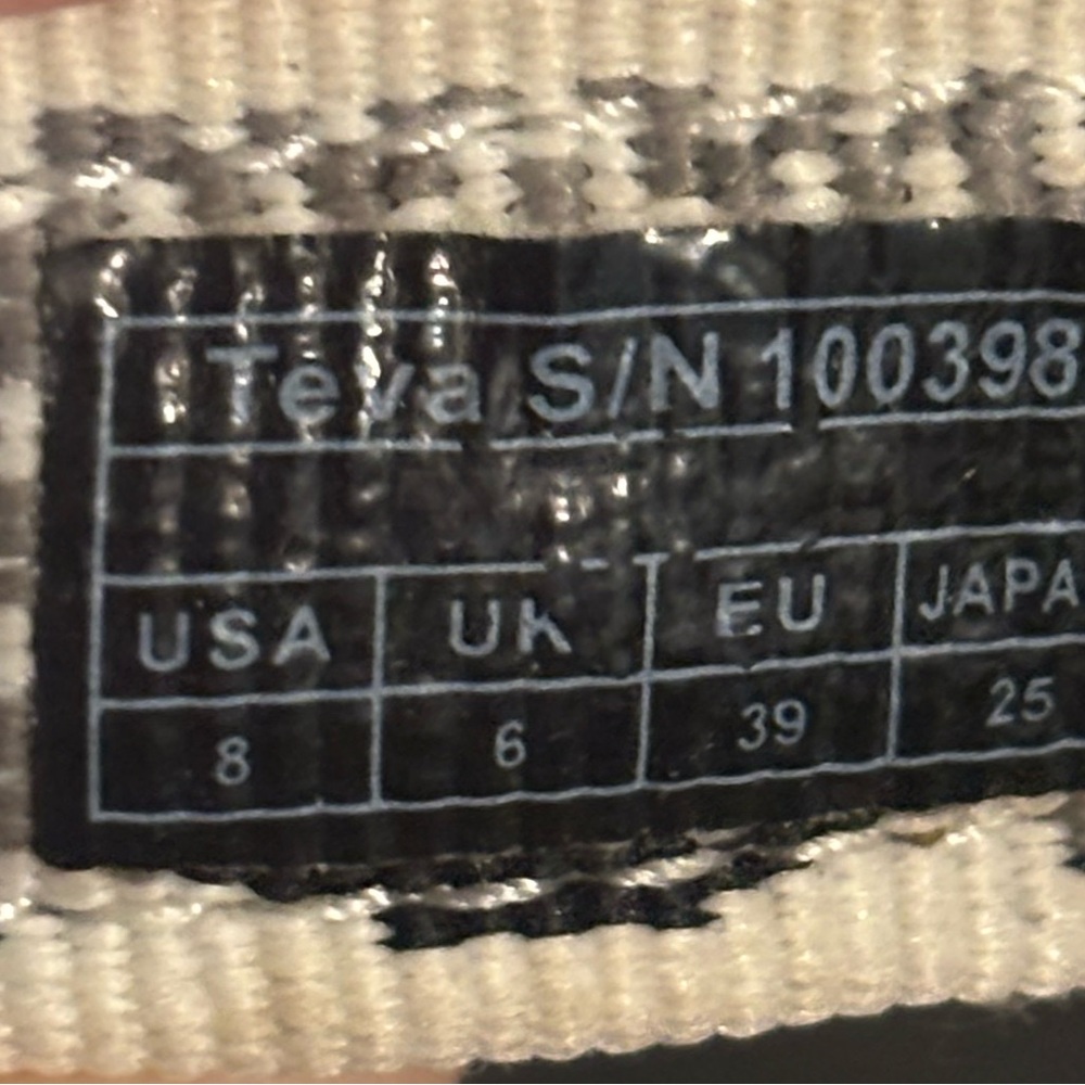 Teva Universal black white  Patterned Sandals 8 - Picture 5 of 5